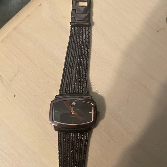 Anne Klein Watch. NWT Needs Battery Anne Klein | Accessories | Anne Klein Green Cut Out Flower  main image 3